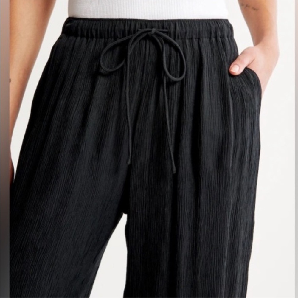 Abercrombie Crinkle Pull On Drawstring Pants, size small - Picture 4 of 4